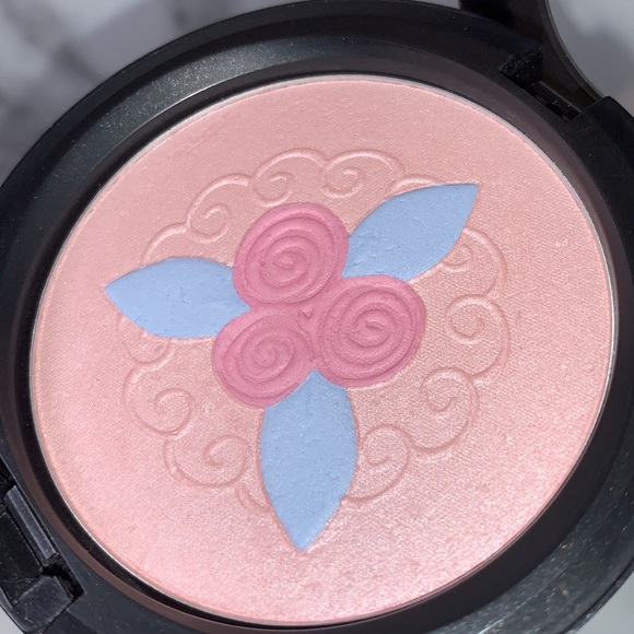 PINK BUTTERCREAM Pearlmatte Face Powder MAC Baking Beauties - Picture 6 of 15